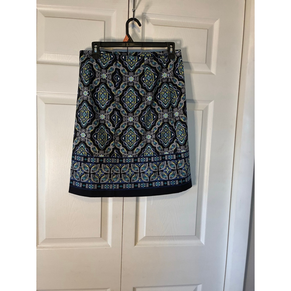 Women's Talbots Petite Black Blue Patterned Skirt 8P - Picture 3 of 9